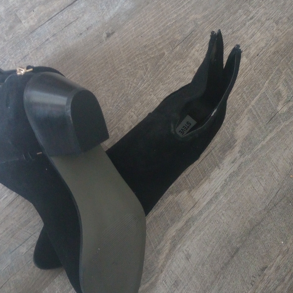 Steve Madden Suede Black Booties Size 10 - Picture 3 of 4